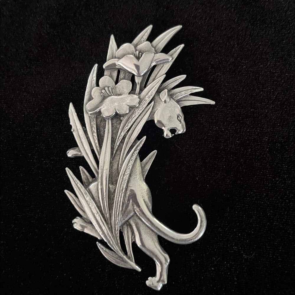 JJ Jonette  Panther between Flowers Brooch
